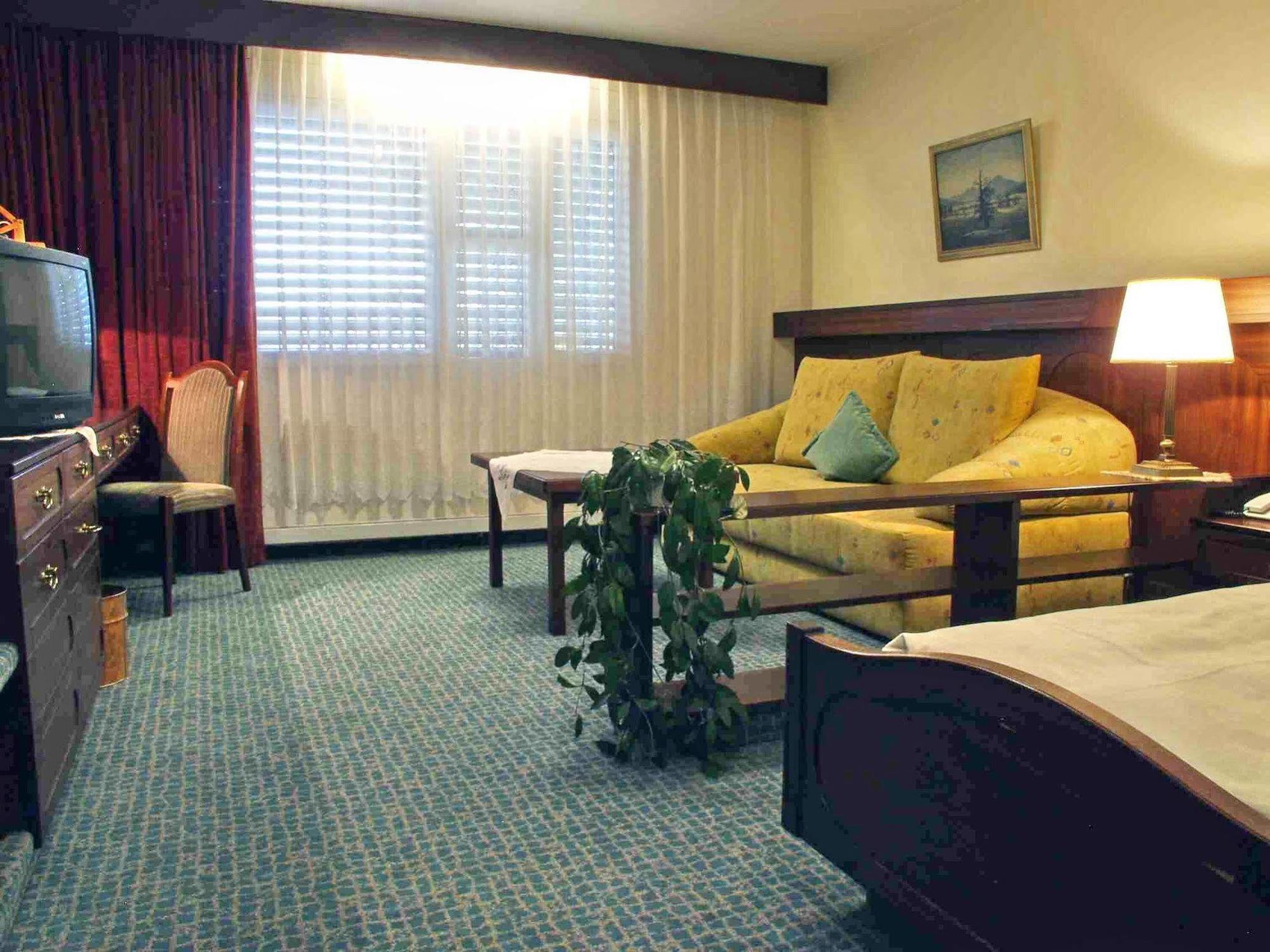 Akzent Hotel Restaurant Altdorfer Hof Weingarten  Pokoj fotografie